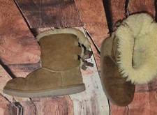 Ugg Girls Boots Sz 4 Guc Tan Bows On Back