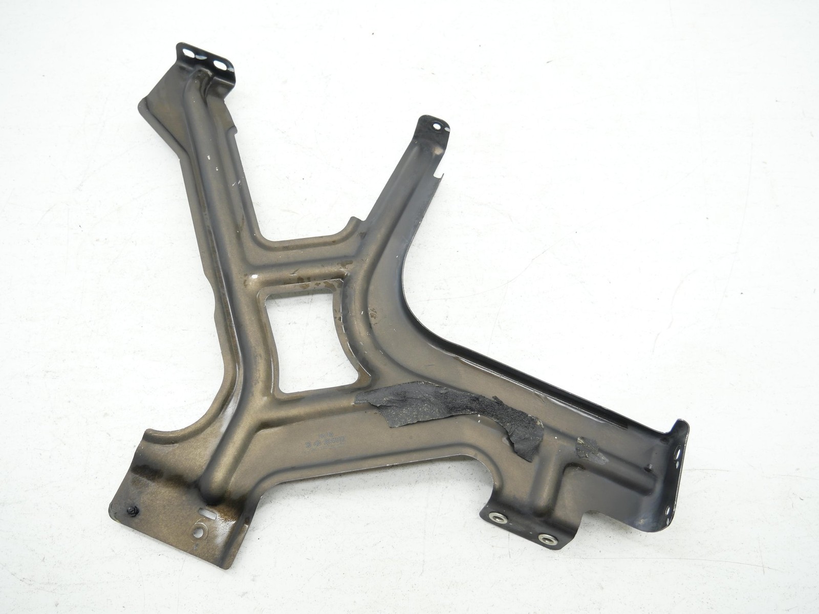 Used Rear Left Driver Quarter Radiator Bracket 2020-2023 Mclaren GT OEM