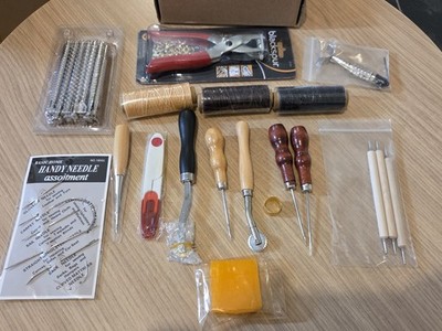 SORTIMENT AN LEDERBEARBEITUNGSWERKZEUGEN - NAGELNEU IM KARTON