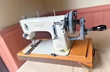Vintage Jones D59 mechanische Nähmaschine strapazierfähig mit Hartschalenkoffer + Anleitung ** ANSEHEN