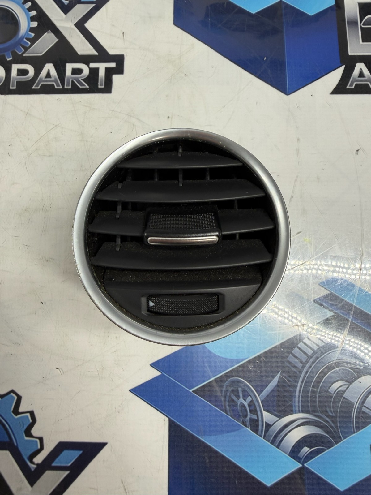 2003-2009 AUDI S4 B6 B7 CABRIOLET CENTER LEFT DASH A/C AIR VENT 8H0820951D OEM