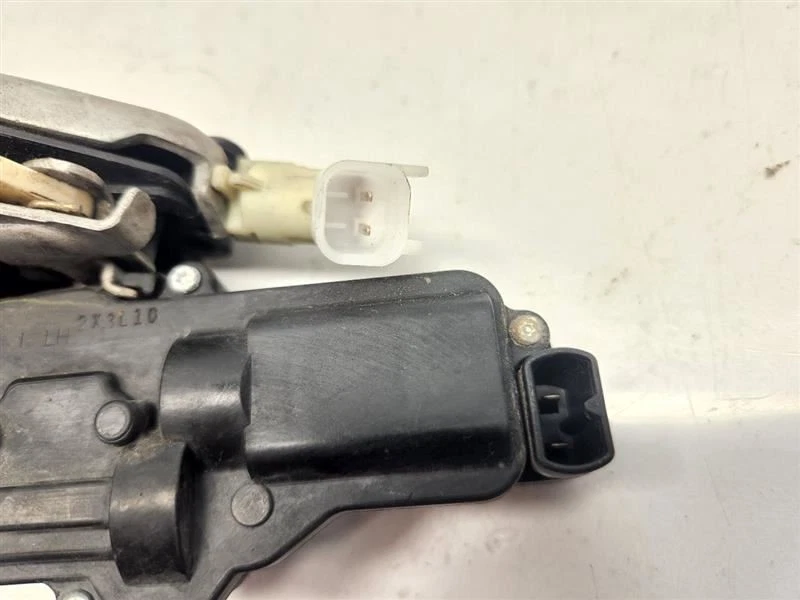 2004 Ford Expedition XLT Drivers Left Rear Power Door Latch  - Image 2 of 4