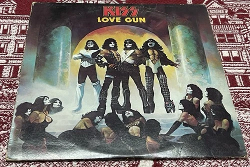 Kiss Love Gun Vinyl LP Record 1977 Casablanca NBLP 7057