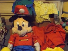 1986 Worlds Of Wonder 24  Talking Mickey Mouse Animated W/ Extra clothes shipper