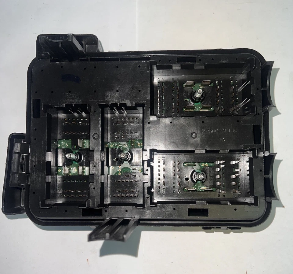 GMC Terrain 2013-2015 caja de fusibles módulo de relé 22929762 01 Foto 2 de 2