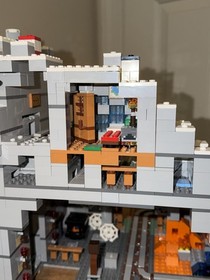LEGO Minecraft The Mountain Cave 21137 Complete With All Minifigs
