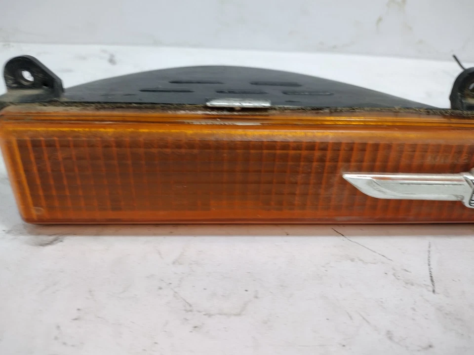 AMBER 80-89 CADILLAC FLEETWOOD DEVILLE BROUGHAM LÁMPARA DE ESTACIONAMIENTO ESQUINA DERECHA DERECHA DERECHA Foto 4 de 4