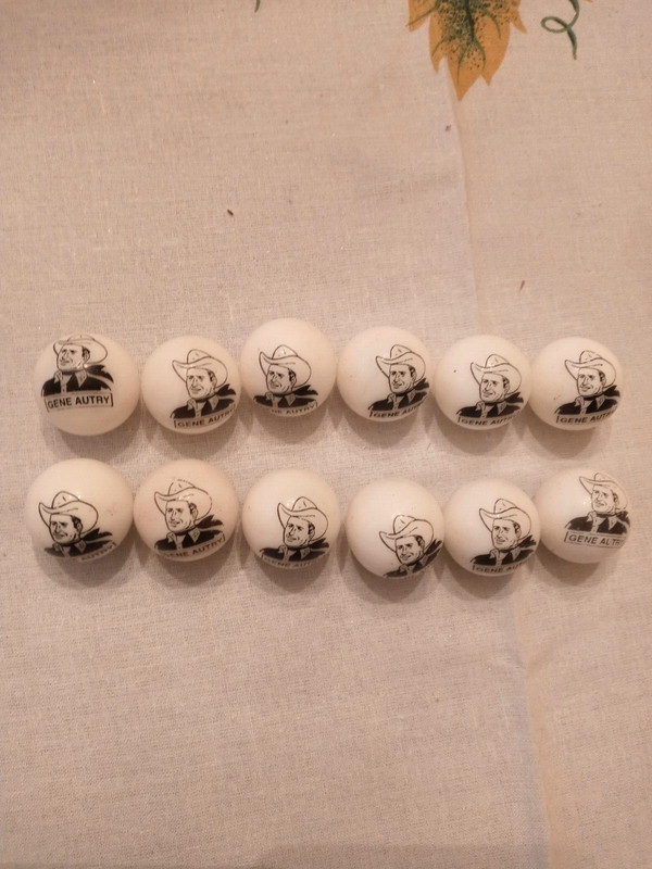 GENE AUTRY VINTAGE MARBLES / 12 MARBLES SET