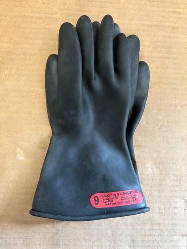 Salisbury Electrical Glove Kit Size 9 Class 0 1000v w/ bag and Leather Protector - Picture 5 of 5