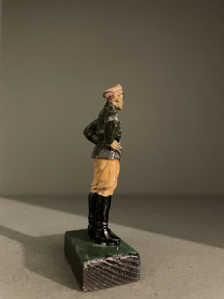 Lineol English Soldier Marching