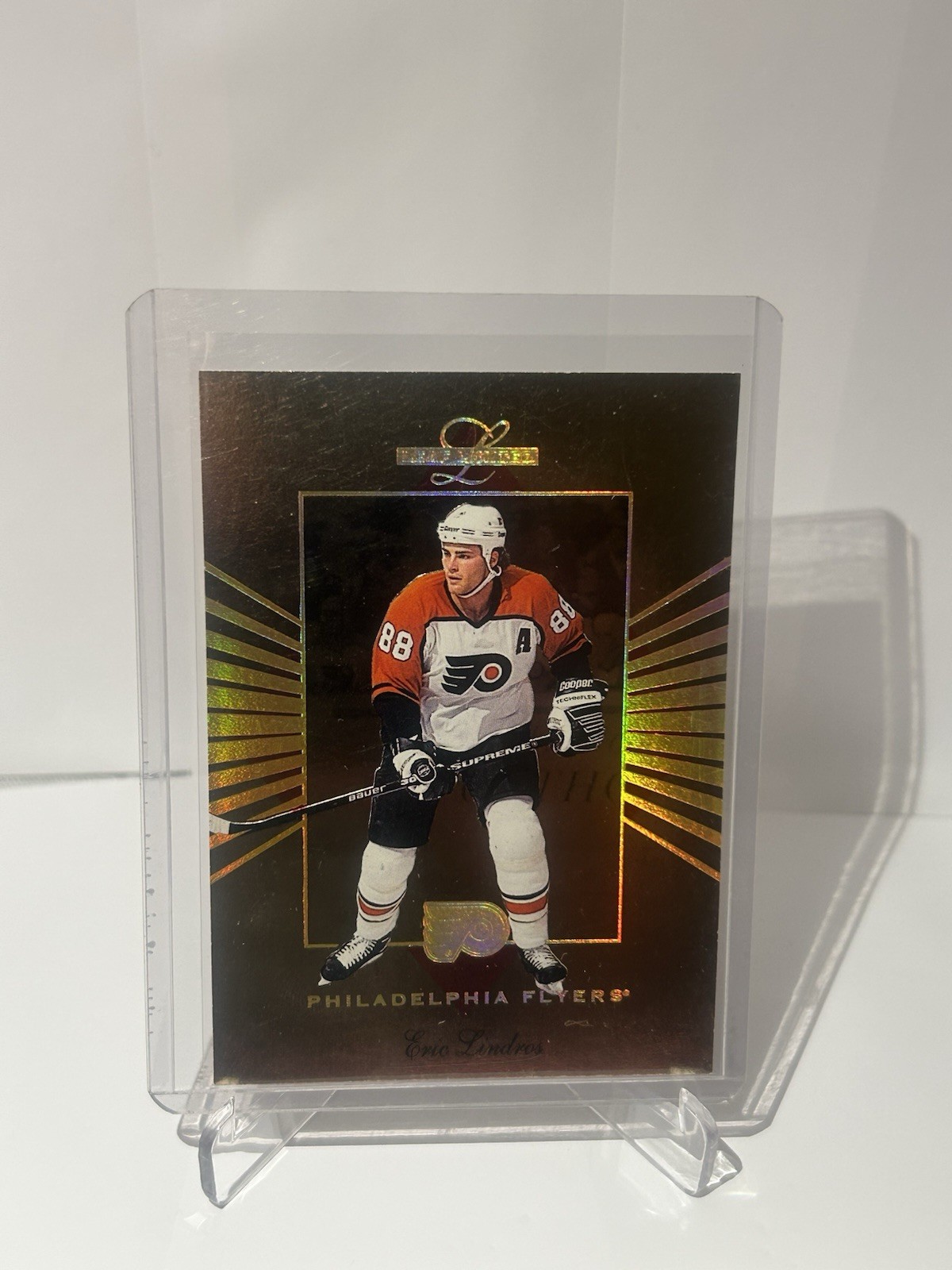 1994-95 Leaf Limited Eric Lindros #4 - Gold #2357/2500 Flyers