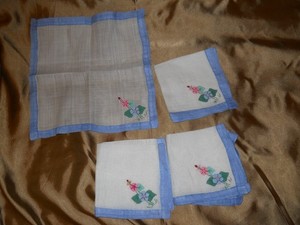 Embroidered Linen Napkins ~ White @ Blue trim ~ set of 4 ~ 10" X 10"