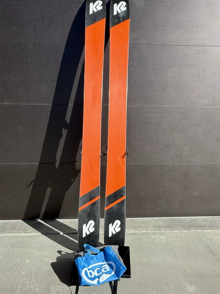 K2 Mindbender 116, fijaciones híbridas Atomic Shift y skins - completo AT & Alpine Foto 4 de 4