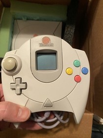 SEGA Dreamcast Console Lot, 2 Controllers, extension cords, VMU, 5 Games