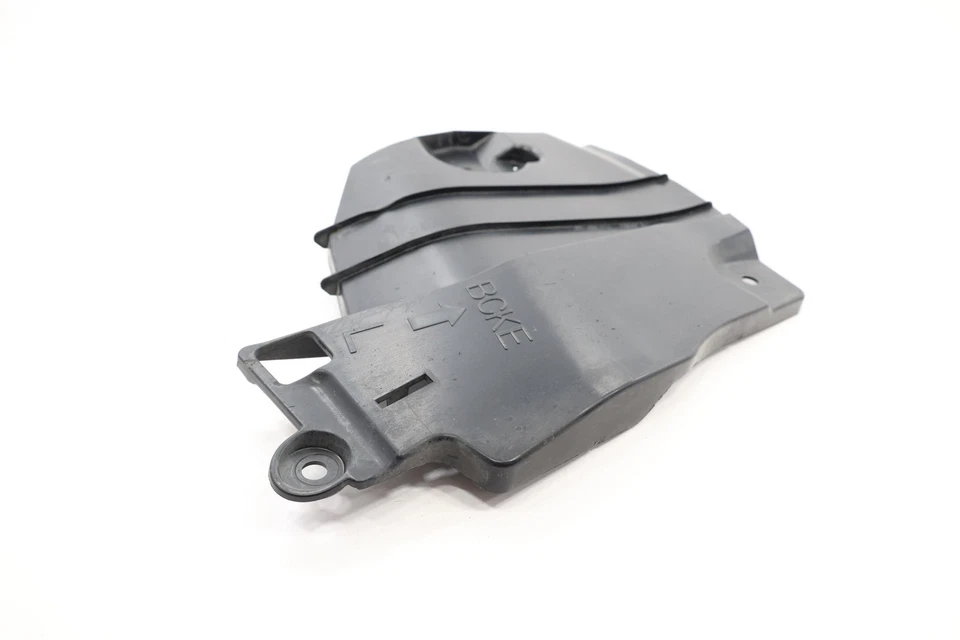 Protector contra salpicaduras trasero izquierdo Mazda 3 2019-2025 OEM BCKE28556 Foto 4 de 4