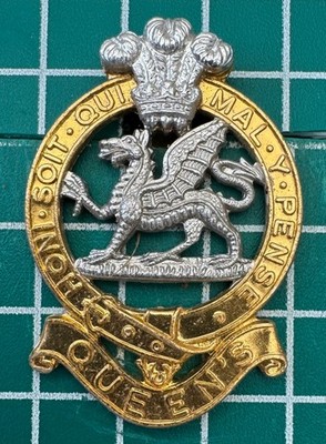 The Queens Regiment (Gods Own) Anodise Cap Badge BB-394