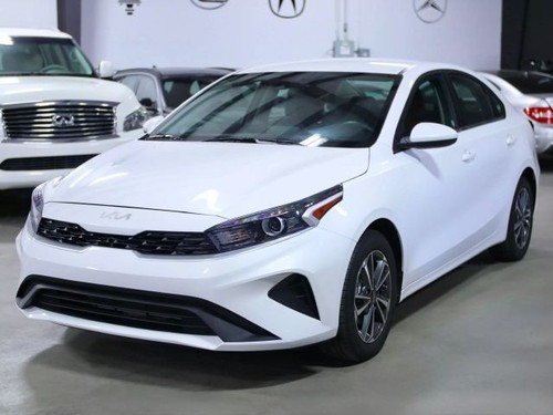 2024 Kia Forte LXS Sedan 4D - Picture 6 of 34