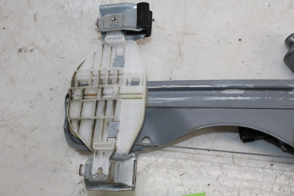 Regulador de janela traseira direita Cadillac CTS 2014-2019 fabricante de equipamento original - Imagem 3 de 4