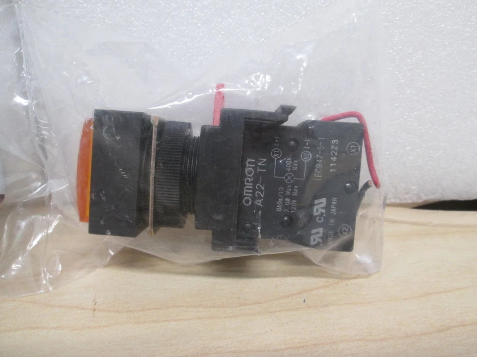 Omron A22-TN con pulsador lote de 2, usado Foto 4 de 4