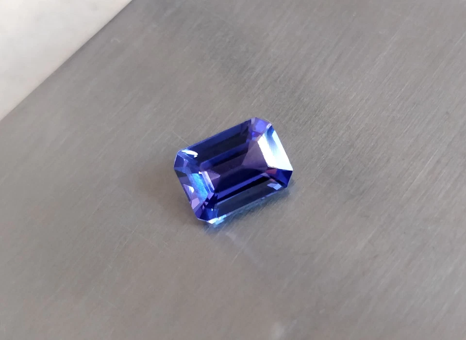 Natural Tanzanite 7x5 mm Emerald cut loupe clean Deep blue loose Tanzanite stone - Image 3 of 4