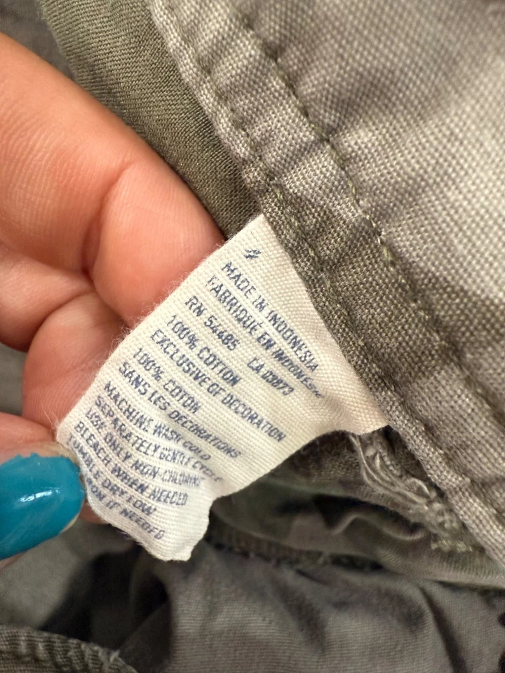 Camo Cargo Shorts Size 4 By American Eagle Outfitters 100% Cotton Frayed Hem Y2K - Image 4 of 4