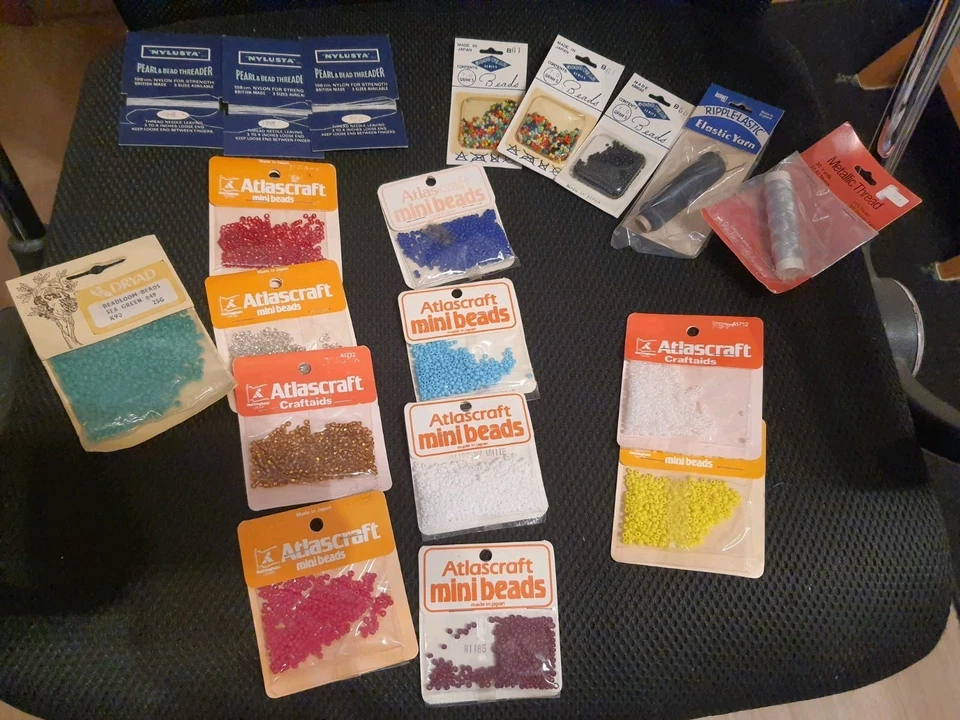 Job Lot Craft Beads ...🖤... Assortment & Threads - Image 2 of 4