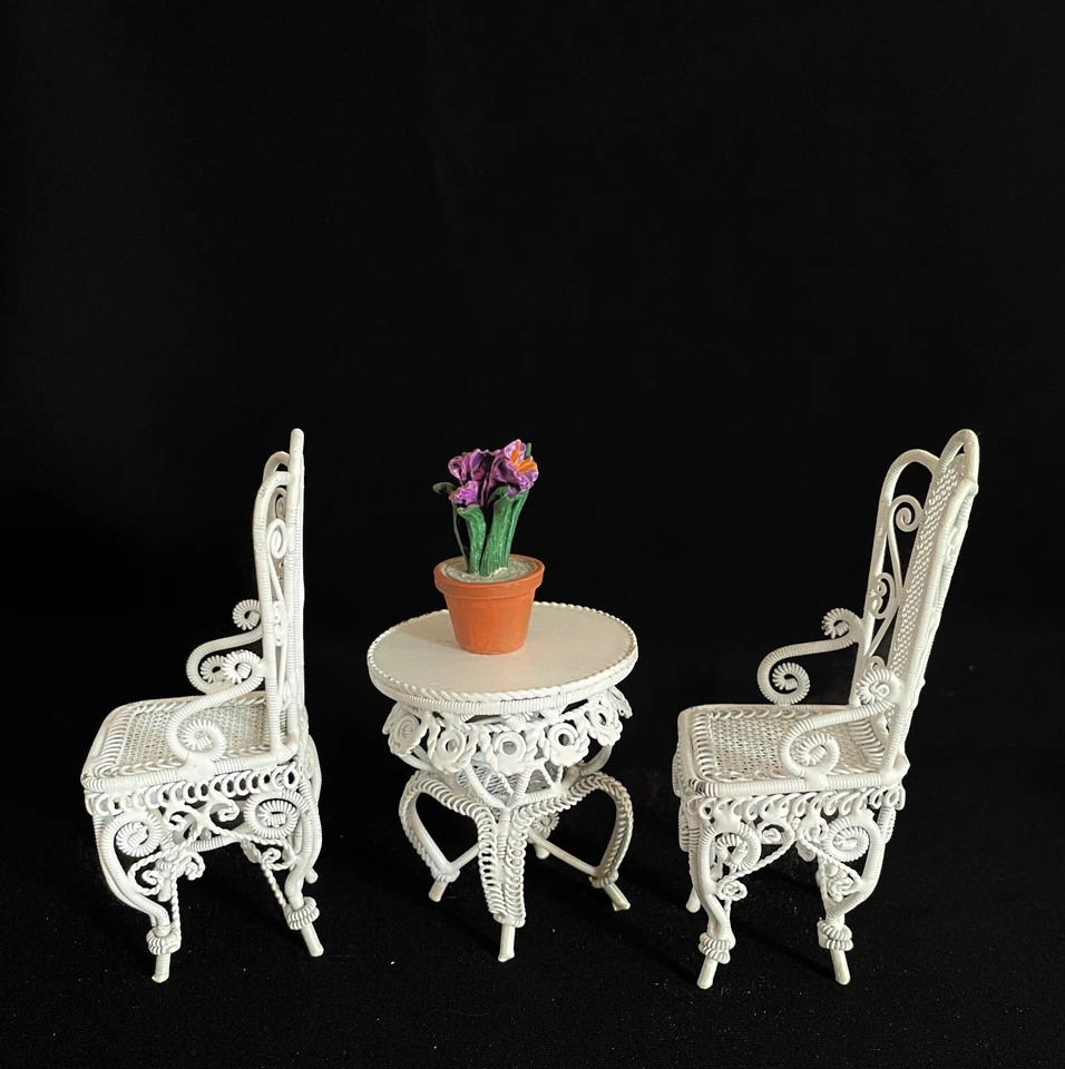 Nice! DOLLHOUSE MINIATURE 2 CHAIRS and TABLE  White Metal Wicker 1:12 Scale LOT - Image 4 of 4