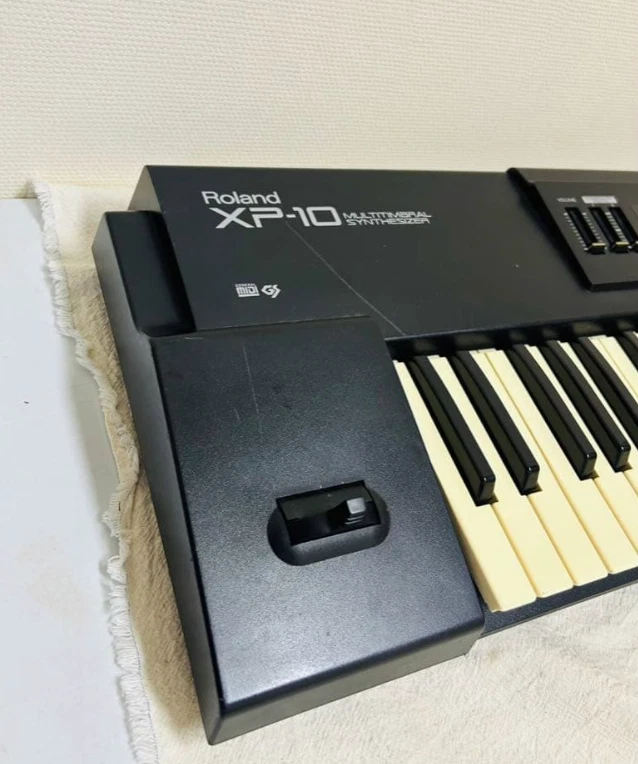 Roland XP-10 MULTITIMBRAL SYNTHESIZER 61 Tasten 28 Stimmen 16 Teile MIDI DC9V - Bild 3 von 4