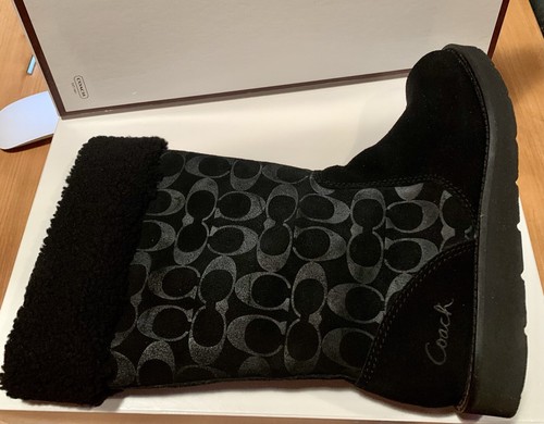 Bota de invierno Coach talla 7,5 negra firma gamuza en relieve piel - Imagen 11 de 11