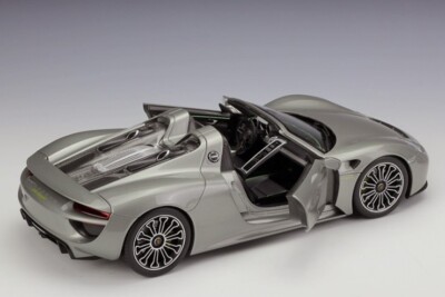 Welly 1:18 Scale 918 Spyder/Concept Diecast Metal Model Racing Car