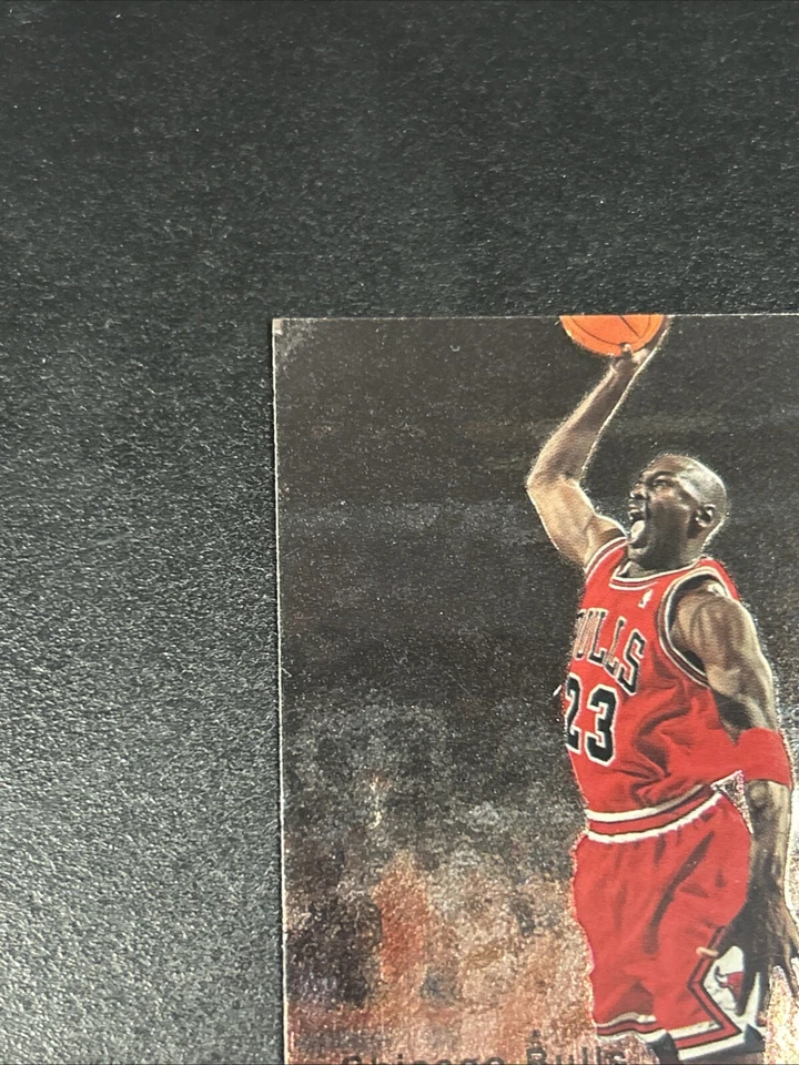 1998-99 Skybox Molten Metal - #141 Michael Jordan - Image 2 of 4
