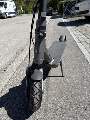 Xiaomi 4 ultra e-scooter wie NEU (100m gefahren). Restgarantie + RG. Scooter