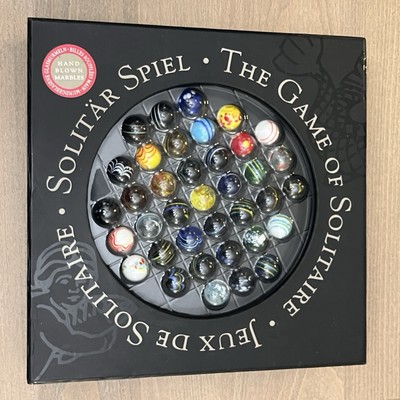 The Game Of Solitaire  38 Individually Hand-Blown Marbles Jeux De Solitar Spiel