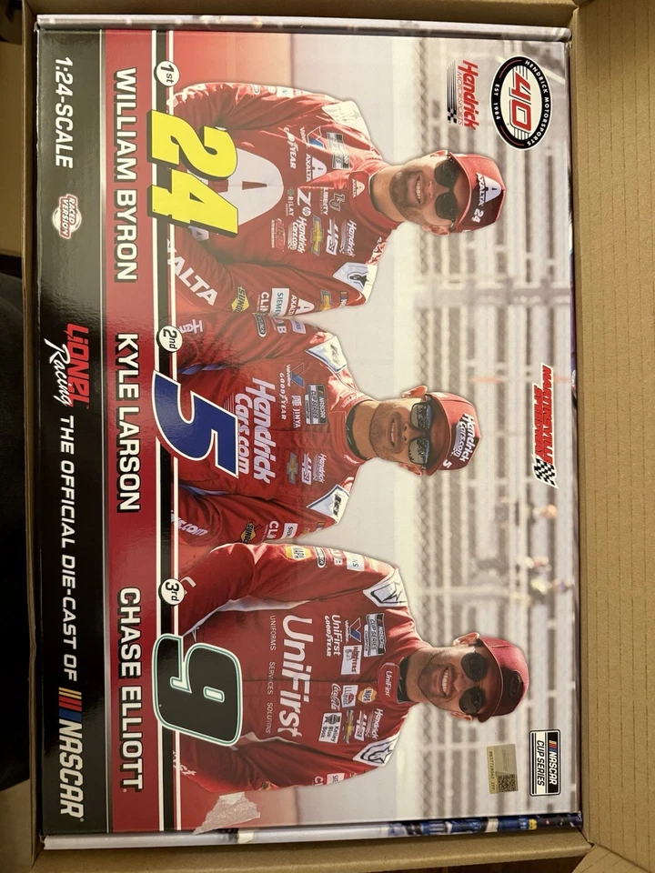 JUEGO DE 3 COCHES DE CARRERAS HENDRICK MOTORSPORTS 2024 40 ANIVERSARIO MARTINSVILLE 1/24 Foto 2 de 3