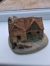 David Winter   'DOVE COTTAGE'  RARE EARLY PIECE-
