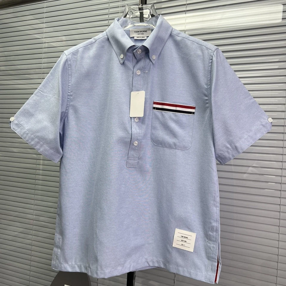 Nueva Camisa de Manga Corta Thom Browne Para Hombre Spinning Informal Versátil Bolsillo Foto 4 de 4