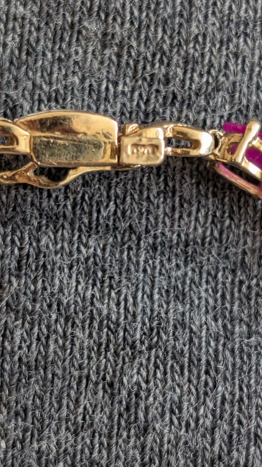 Pulsera Tenis Oro 10kt Natural Rosa/Rojo Granate. Foto 3 de 4