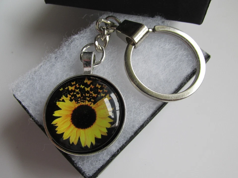 Handmade Pretty Black & Yellow Sunflower Pendant Keyring - Gift Boxed UK . 13170 - Image 2 of 4