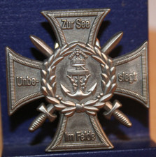 Pin Militaria  Unbesiegt zur SEE und IM Felde Eisernes Kreuz  Metall  Neu   359