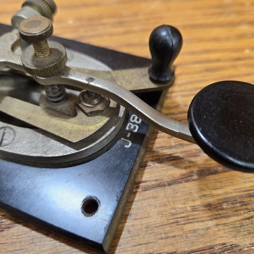 J-38 Telegraph key morse code HAM - INCOMPLETE UNTESTED - Zdjęcie 2 z 6