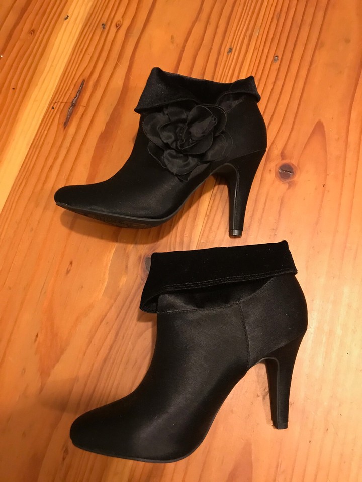 Rocket Dog high heeled ankle boots, satin and velvet Size 5 eBay