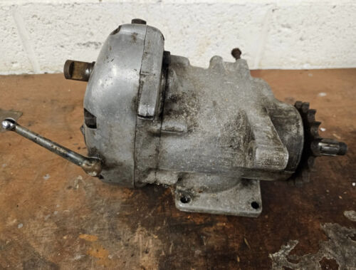 BSA A7 Plunger? A10? Vintage Motorcycle Gearbox, Used Condition - Afbeelding 1 van 3