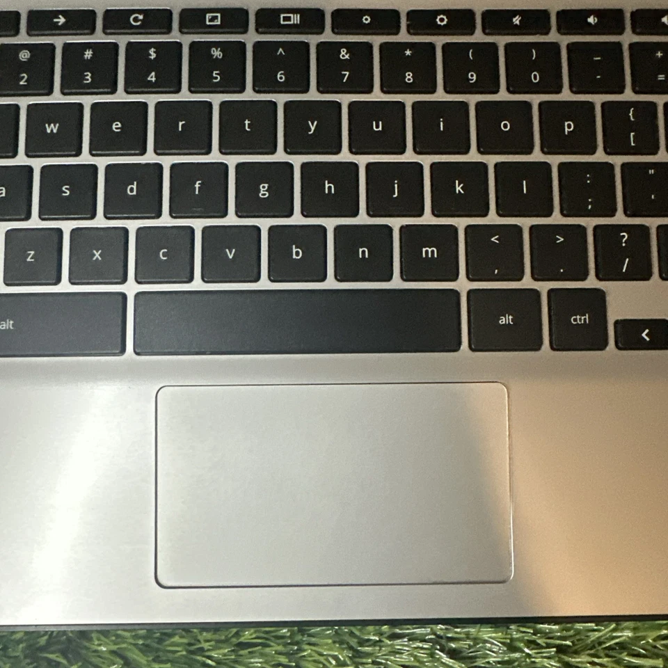 Ultrabook HP Chromebook 11 G5 11.6" 1.6GHz 2GB 16GB SSD X9U01UT#ABA Foto 2 de 4