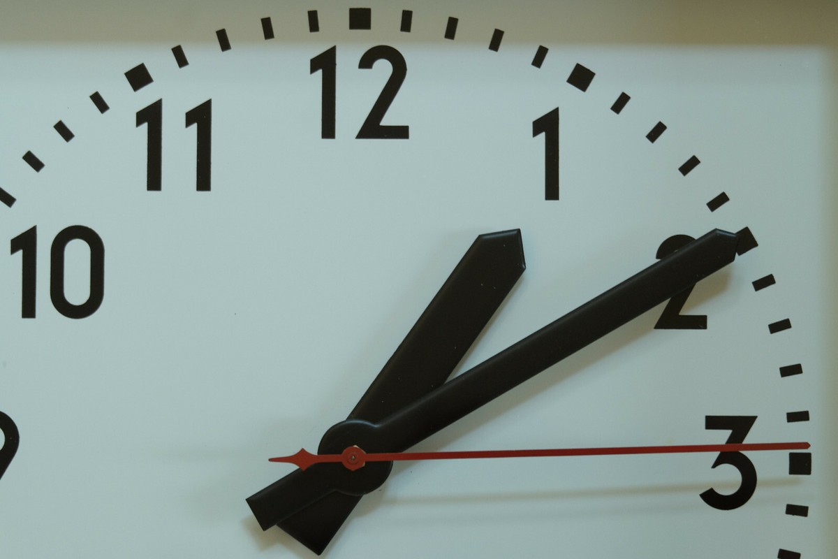 30 cm Edelstahl Bahnhofsuhr Industrieuhr Fabrikuhr Werksuhr Bürk Modell 230V