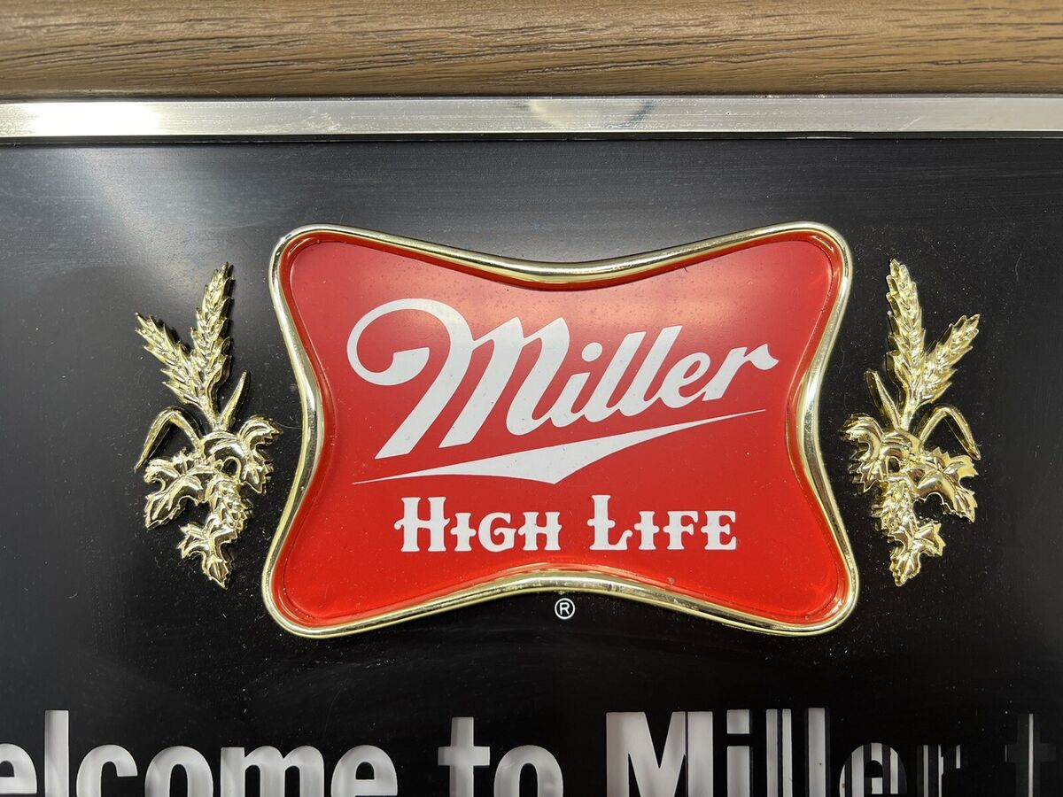 1982 MILLER HIGH LIFE LIGHT UP MOTION ITS MILLER TIME 1982 MILLER HIGH LIFE LIGHT UP MOTION ITS MILLER TIME