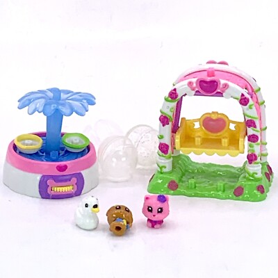 Squinkies LOT Swan Garden Playset with 3 Figures and Bubbles