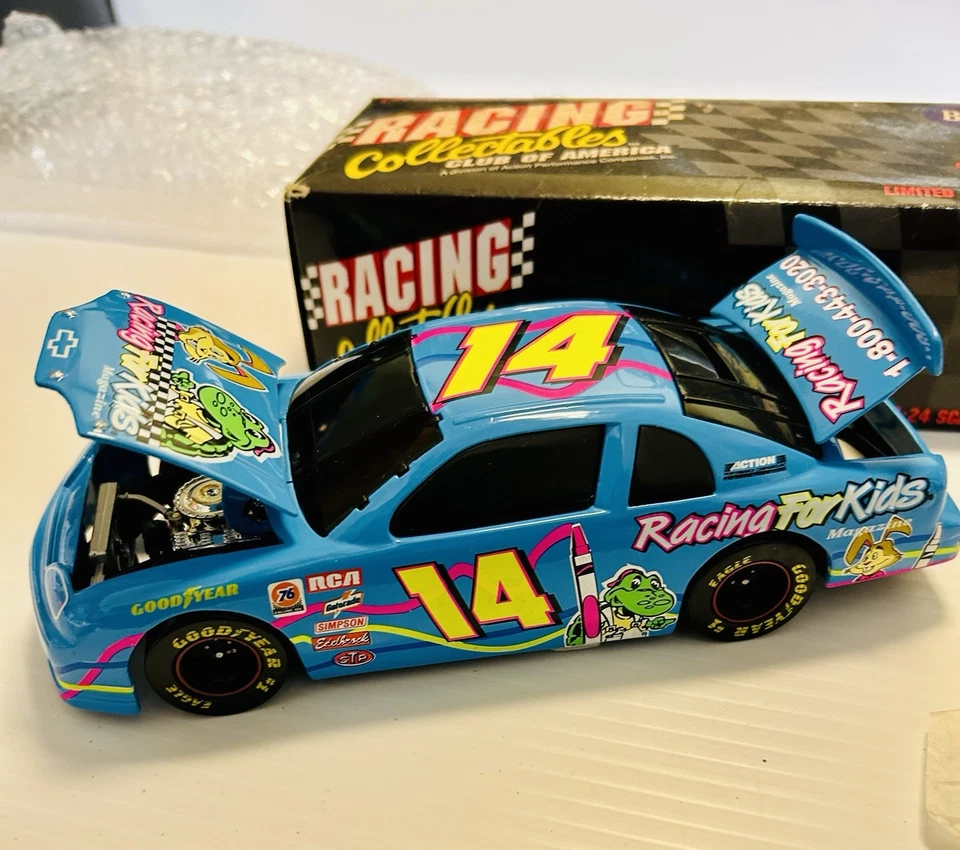 Chevrolet Monte Carlo 1996 1/24 Club Bank Action RCCA #14 Racing for Kids Foto 2 de 4