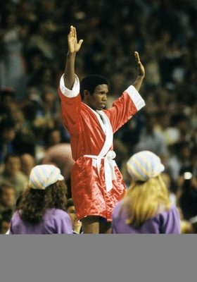 USA Howard Davis Jr Victorious on medal stand after winning gold v- Old Photo 1