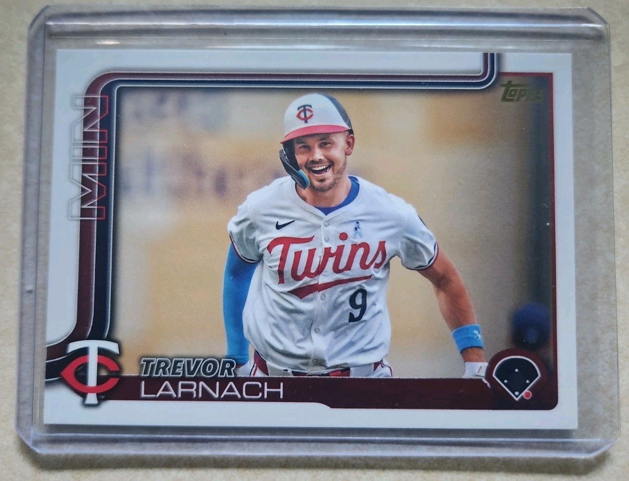 2025 Topps Series 1 Trevor Larnach #279 Golden Mirror Image Variation Twins RARE
