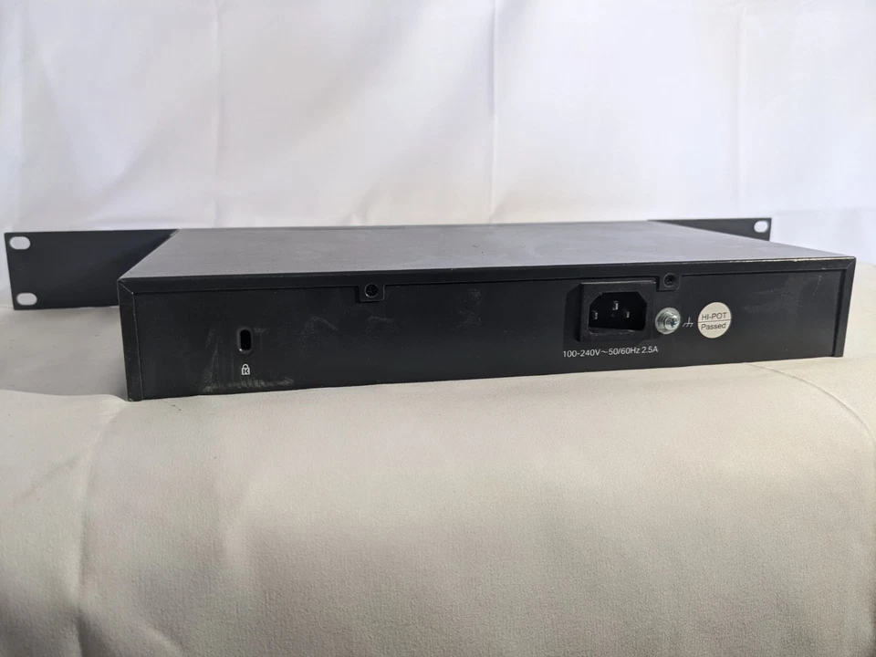 Conmutador inteligente Gigabit de 10 puertos JetStream TP-LINK TL-SG2210MP Foto 3 de 4